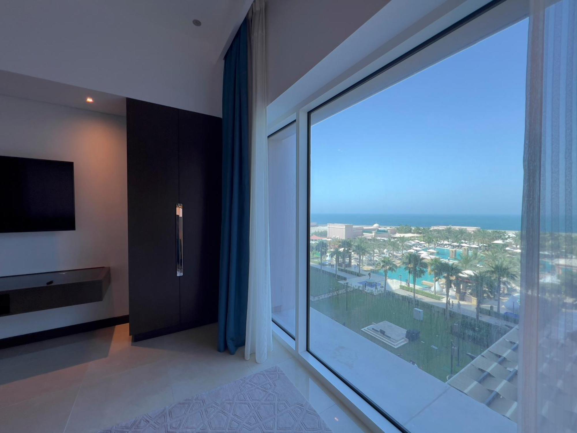 Seaview Serenity At Fairmont Apartment *