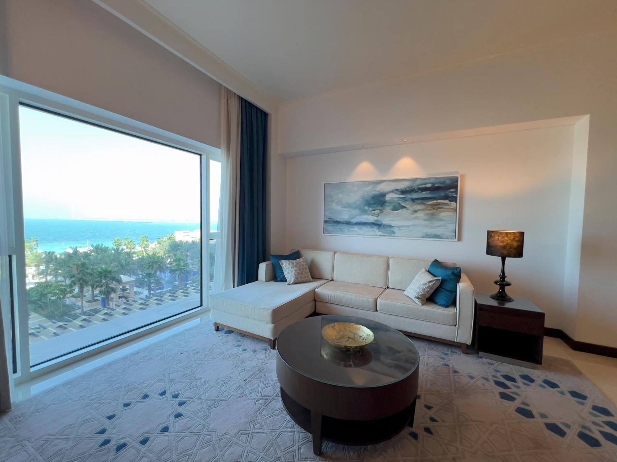 Seaview Serenity At Fairmont Apartment *